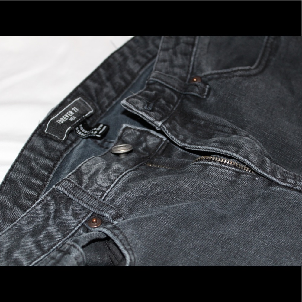 Forever 21 Men’s Black Skinny Jean